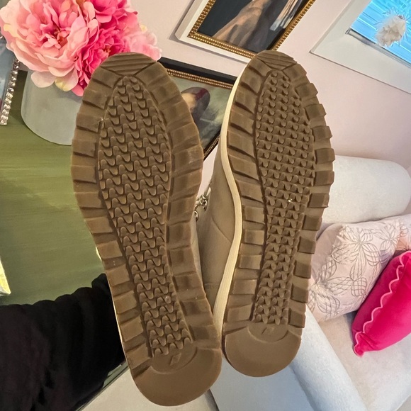 EUC Samuel Hubbard Winter Boots - Picture 5 of 12